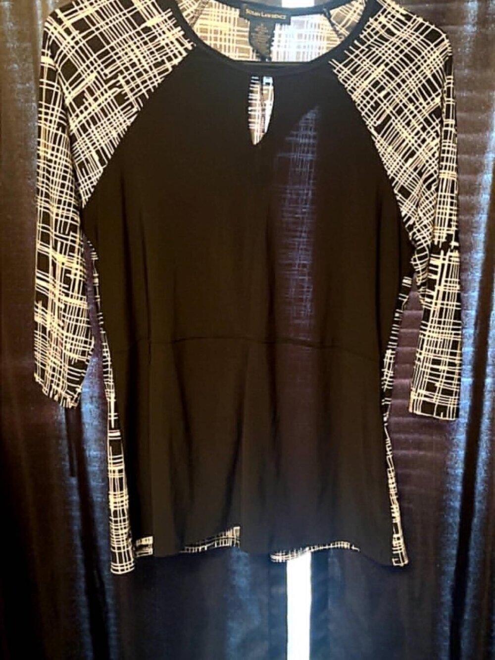 susan lawrence black/white very nice pullover top small 3/4 sleeve